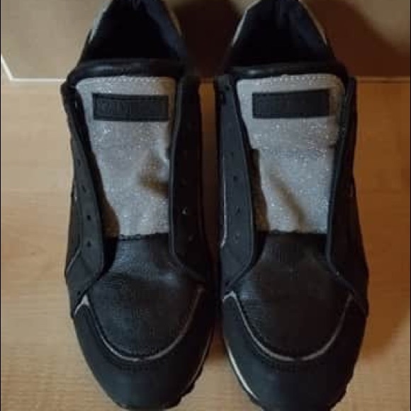 Guess Sneakers - Picture 2 of 5